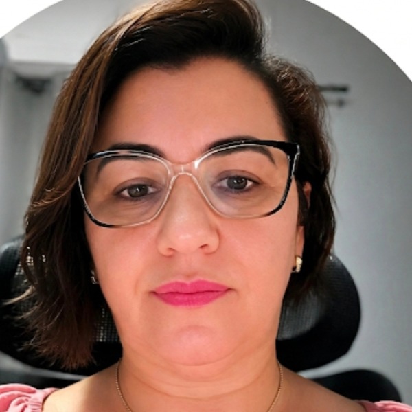 Profile photo of Regiane Soares